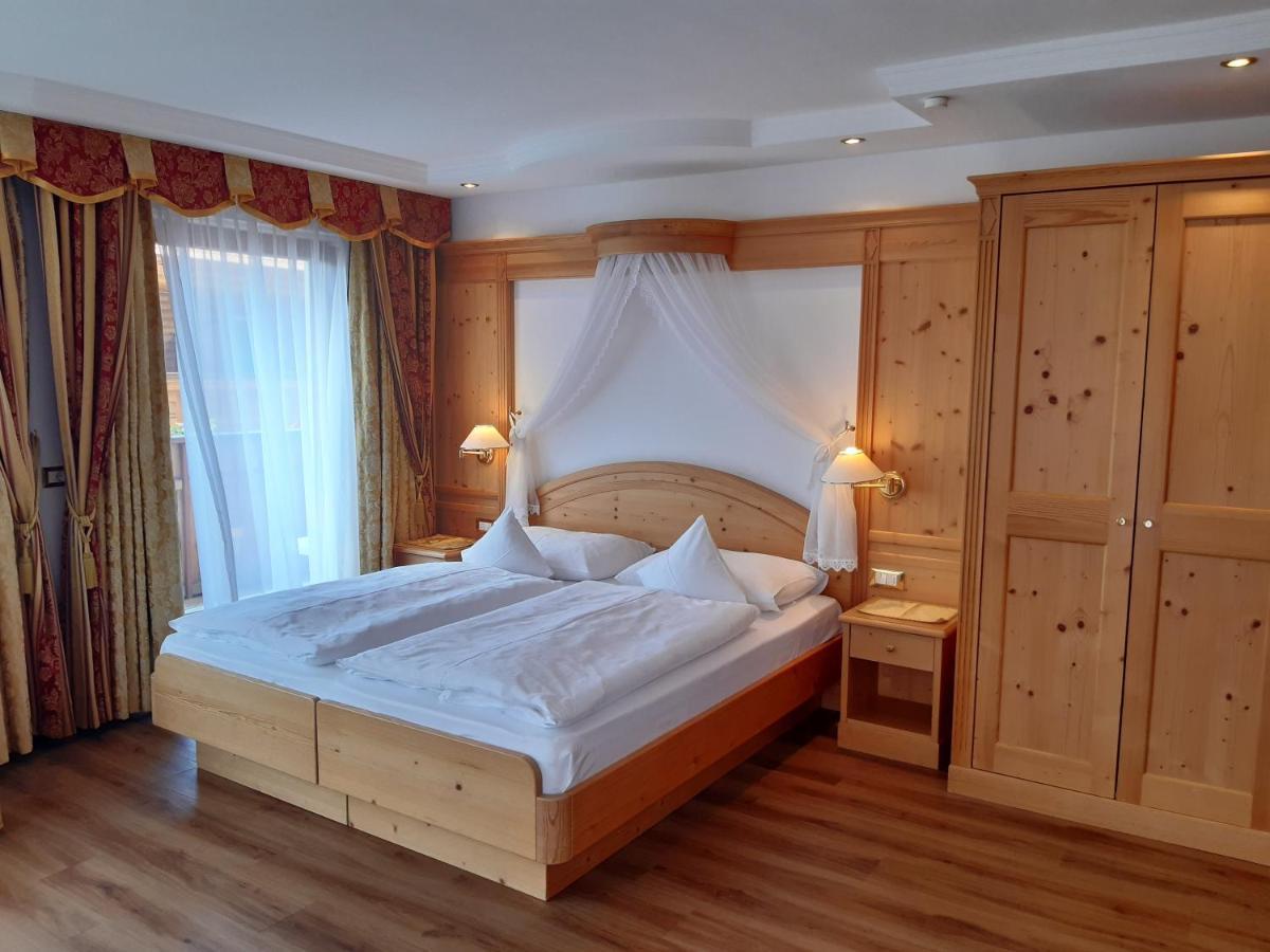 Garni Franca B&B Selva di Val Gardena Ngoại thất bức ảnh